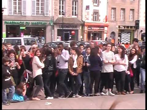 FLASH MOB LYCEES RABELAIS & RENAN feat. Che SUDAKA & MUYAYO RIF - SAINT BRIEUC 17 AVRIL 2013 part 00
