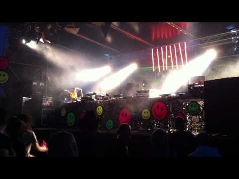 DJ Bor @ Rocking To India Festival 2011 [09-07-2011, Sonniushof, Son & Breugel]