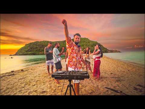 Watch this House Music DJ Set to Get Good Vibes