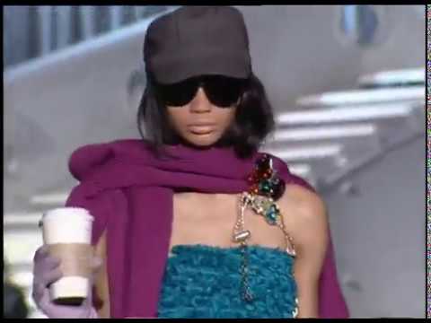DSQUARED2 FALL WINTER 2010 WOMEN'S FASHION SHOW
