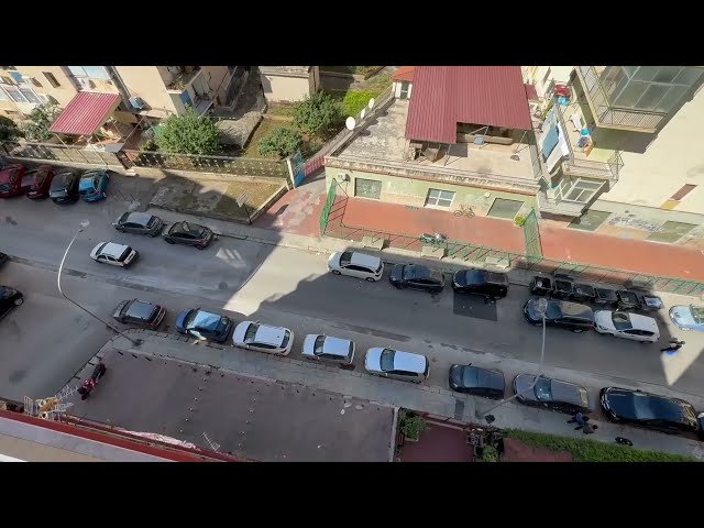 Posto auto scoperto con accesso privato automatizzato