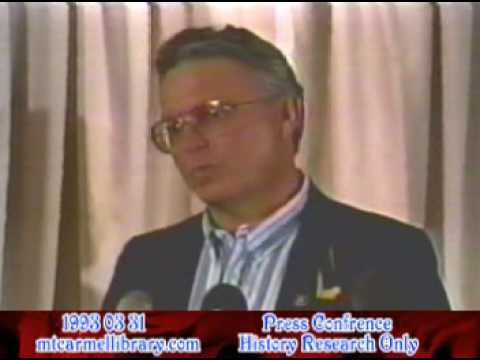 Day 32 930331 Waco Press Conference 11