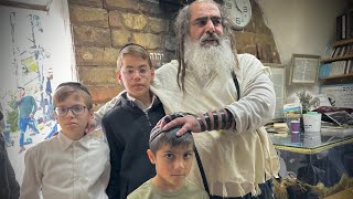 הרב שלום סבג - שיעורי וידאו - הרב שלום סבג✨ כִּי לֹא עַל־הַלֶּחֶם לְבַדּוֹ יִחְיֶה הָאָדָם – כ״ז באדר א׳ ה׳תשפ״ד – דן בן יעקב 🇮🇱