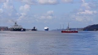 preview picture of video 'Hamburg, Waltershof, Blick auf die Elbe, Schiffe, Schlepper - Full HD (1080p) Videobild'