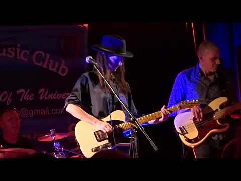 Kara Grainger    COOLHAM  MUSIC CLUB   18/6/2022