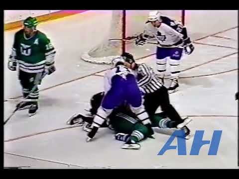 NHL Jan. 12, 1991 Mike Foligno,TOR v Grant Jennings,HFD Toronto Maple Leafs Hartford Whalers