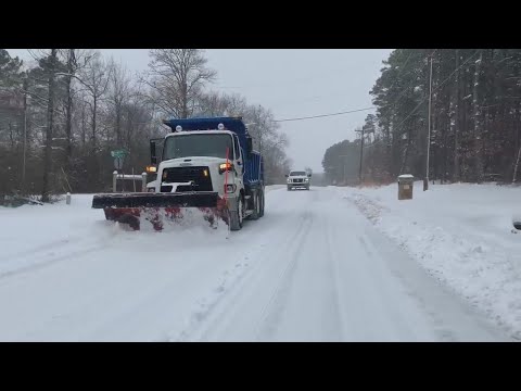 Little Rock city crews working hard to clear off roads
