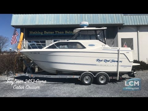 Bayliner 2452 Ciera Express Cabin Cruiser - Sold