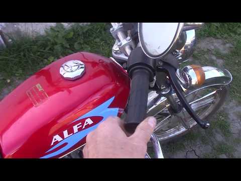 Почему глохнет питбайк. Регулировка карбюратора на мопеде альфа 50 куб. Скутер даешь газ и глохнет. Почему захлебывается мопед. Карбюратор скутера 4т 139qmb.