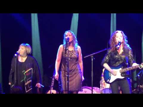 MAVIS STAPLES with JOAN OSBORNE & BONNIE RAITT - "Will The Circle Be Unbroken" 9/25/15