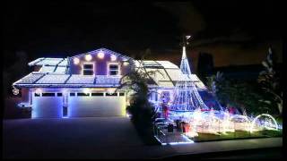 AMAZING Little Drummer Boy Christmas Light House - Inspirational Video