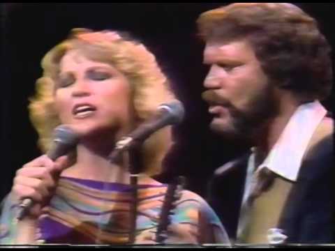 Glen Campbell & Tanya Tucker Sing "Dream Lover"