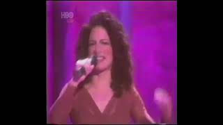 Gloria Estefan - Montuno (The Evolution Tour Live In Miami)