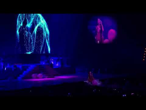 Ariana Grande concert 170919 in Taipei - thinking bout you