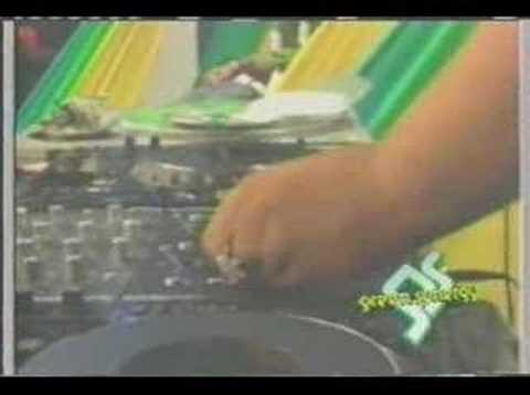 DJ PUN LIVE ON GREEN SYNERGY