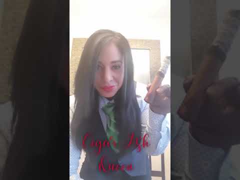 Long ash by The Cigar Ash Queen with @monterocigars1939-song by Maka y Felino Brown,Policía y ladrón