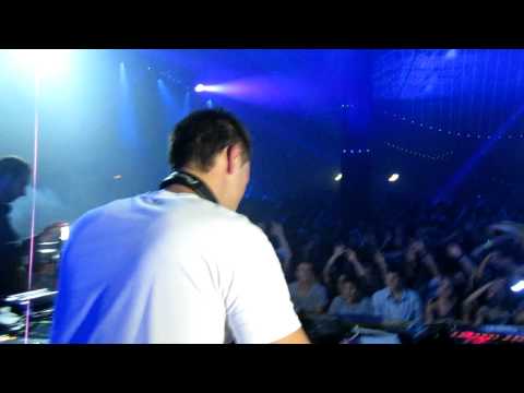 YVES V - The World INTRO @ EAST END STUDIOS MI OVERMIND SPECIAL EDITION! (HD)