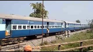 preview picture of video 'SPJ wDm3D taking Purnea Saharsa passenger 55571'