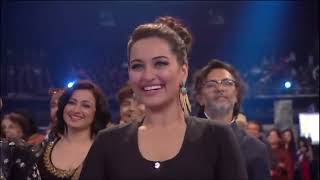 Download lagu ARIJIT SINGH RECEIVING AWARD FROM SALMAN KHAN FOR TUM HI HO. |  mp3