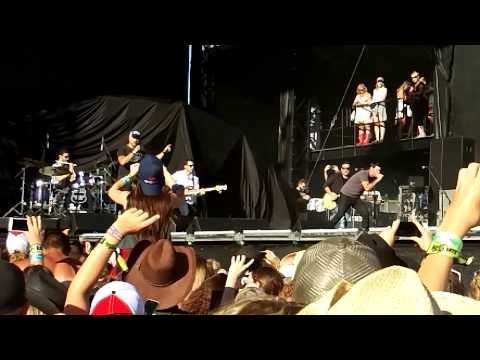 Emerson Drive - Wake Me Up (ft. Tebey)