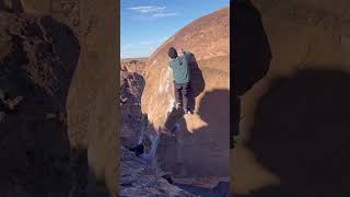 Video thumbnail of The Clapper, V6. Happy Boulders