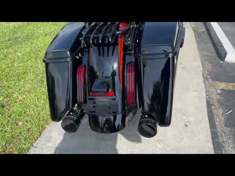 2017 Harley-Davidson CVO™ Street Glide® in North Miami Beach, Florida - Video 1