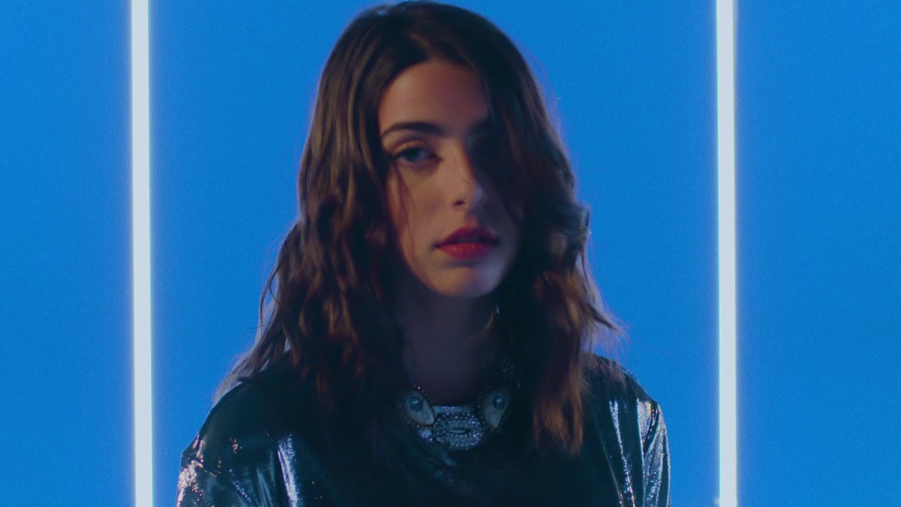 Léa Paci — Adolescente Pirate