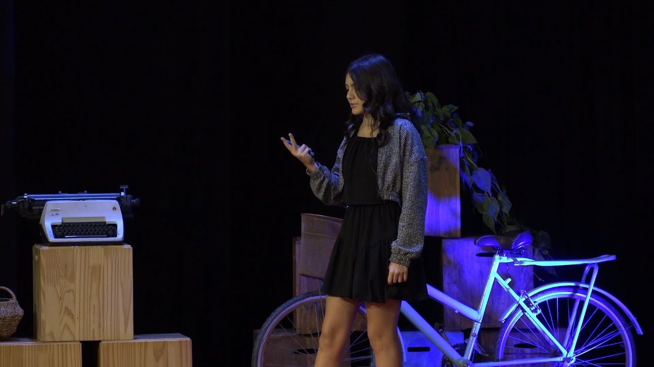 When do opinions change? | Helena Zanardi | TEDxEscola Concept Ribeirão Preto