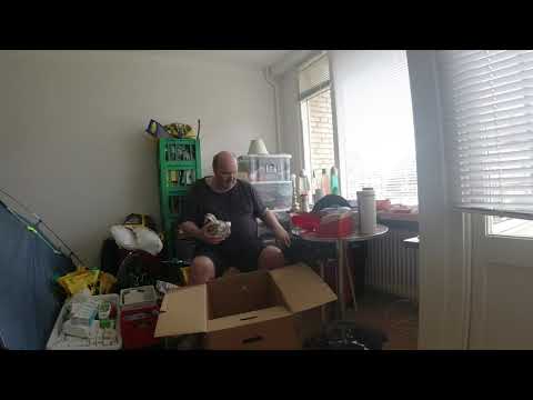 MongoTV_6236 - Kigger På Flyttekasser i Forstue Stået 7 År - Del 61 - Åbner Flyttekasser