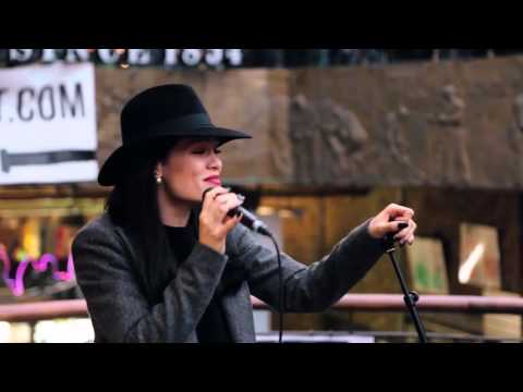 Jessie J - Price Tag (Acoustic in Camden) for Transmitter Live thumnail