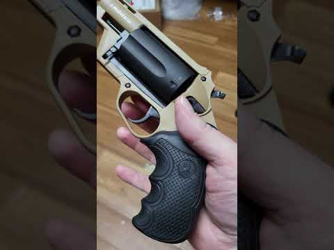 Poly Public Defender Pachmayr Diamond Pro grip