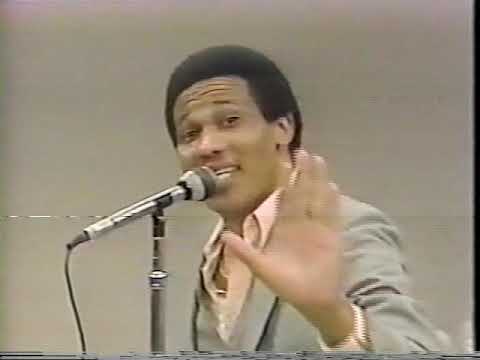 JOHNNY VENTURA Y SU COMBO SHOW - Rebeca (80's)