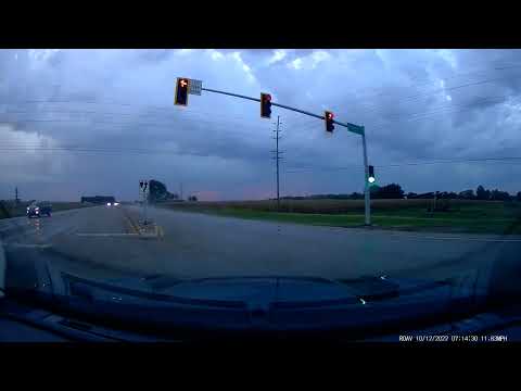 Bad Drivers: Belleville, IL 10-12-22 Who needs to stop for a red Light?
