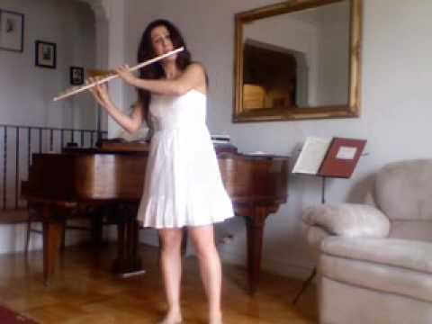 Emira Berisha Plays "Lulet e Majit" (Flower of May) - a traditional Albanian folksong