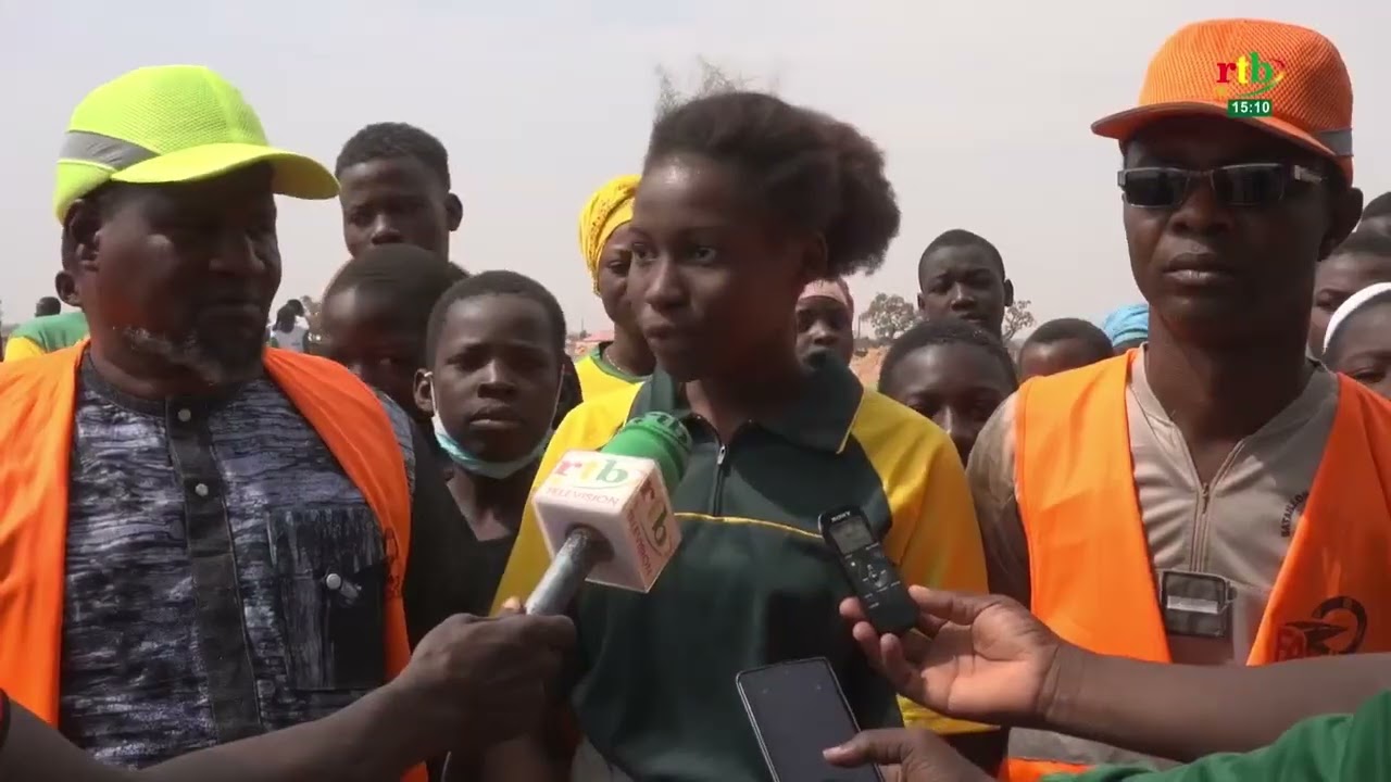 Faso Mêbo : Le monde éducatif du Gulmu fait don en espèce et en ciment à l’initiative