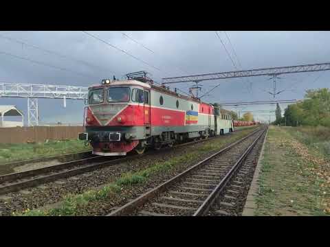 Tren CFR Infrastructura trece prin Sabaoani cu 40-0702-3 - 04.10.2022