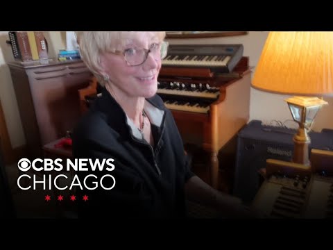 Organist Nancy Faust plays "Lake Shore Drive" by Aliotta Haynes Jeremiah