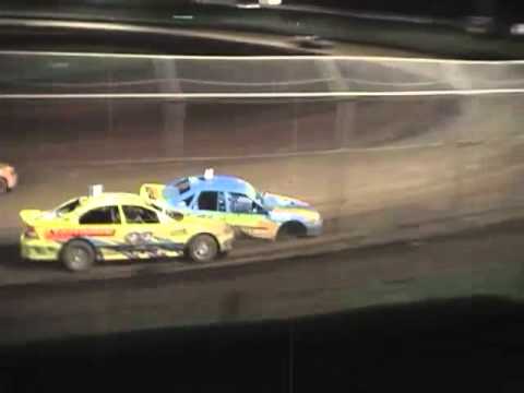 Modified Production: Brett Barron Loses a Wheel - Charlton Raceway