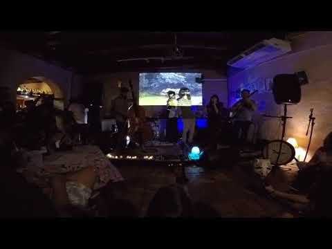 Absurdo ser Normal ( Igor de Carvalho e Flaira Ferro)