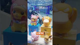 The ONLY Card Store in Waikiki Hawaii? #pokemon #pokemontcg #pokemoncards