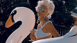 Allie & Ivy - Best Friends (Official Music Video)