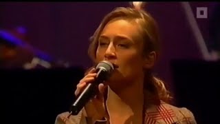 Hooverphonic - One (live in Antwerpen 2003)