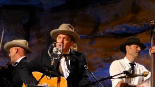 Earls of Leicester, Roll in my Sweet Baby's Arms (Bluegrass Underground)