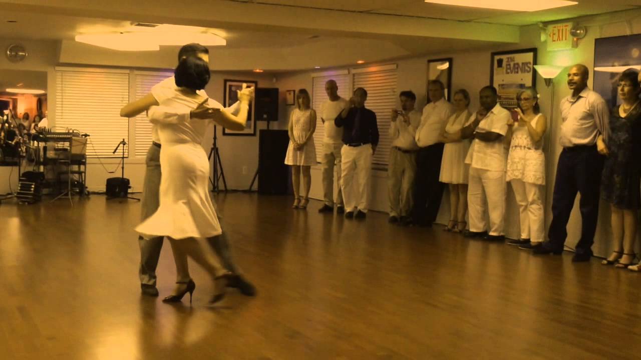 Richard Council & Vittoria Natale demo at El Besito White Nights Milonga