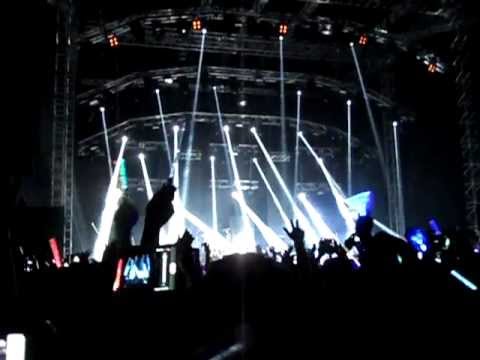 Maroon 5 in Busan - Gangnam Style + Moves LIke Jagger