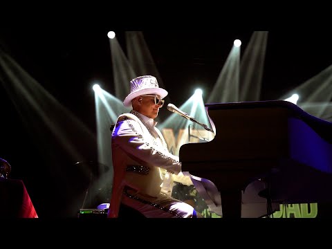 Classic Elton – Tiny Dancer