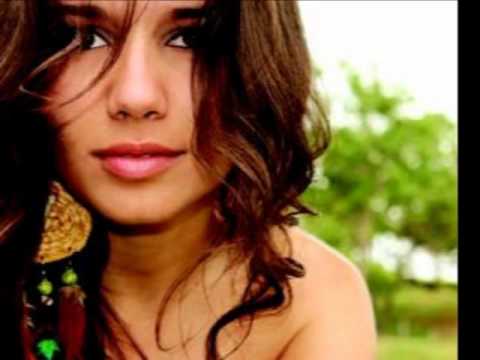 Paula Fernandes e Taylor Swift - Long Live