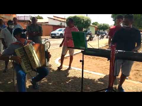Andrelino do acordeon tocando na Feira em Marcos Parente - Pi