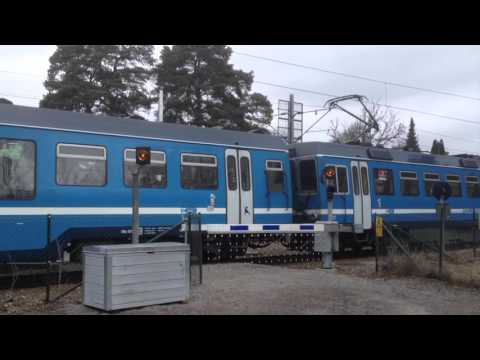 *Ovanliga ljussignaler* Plattformsbommar och Järnvägsövergång Viggbyholm / Swedish level crossings