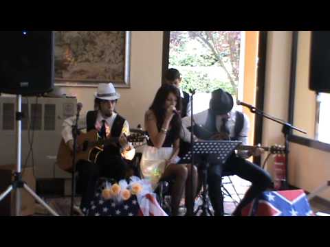 Ingresso degli sposi in sala da pranzo  "Jake& Marina"